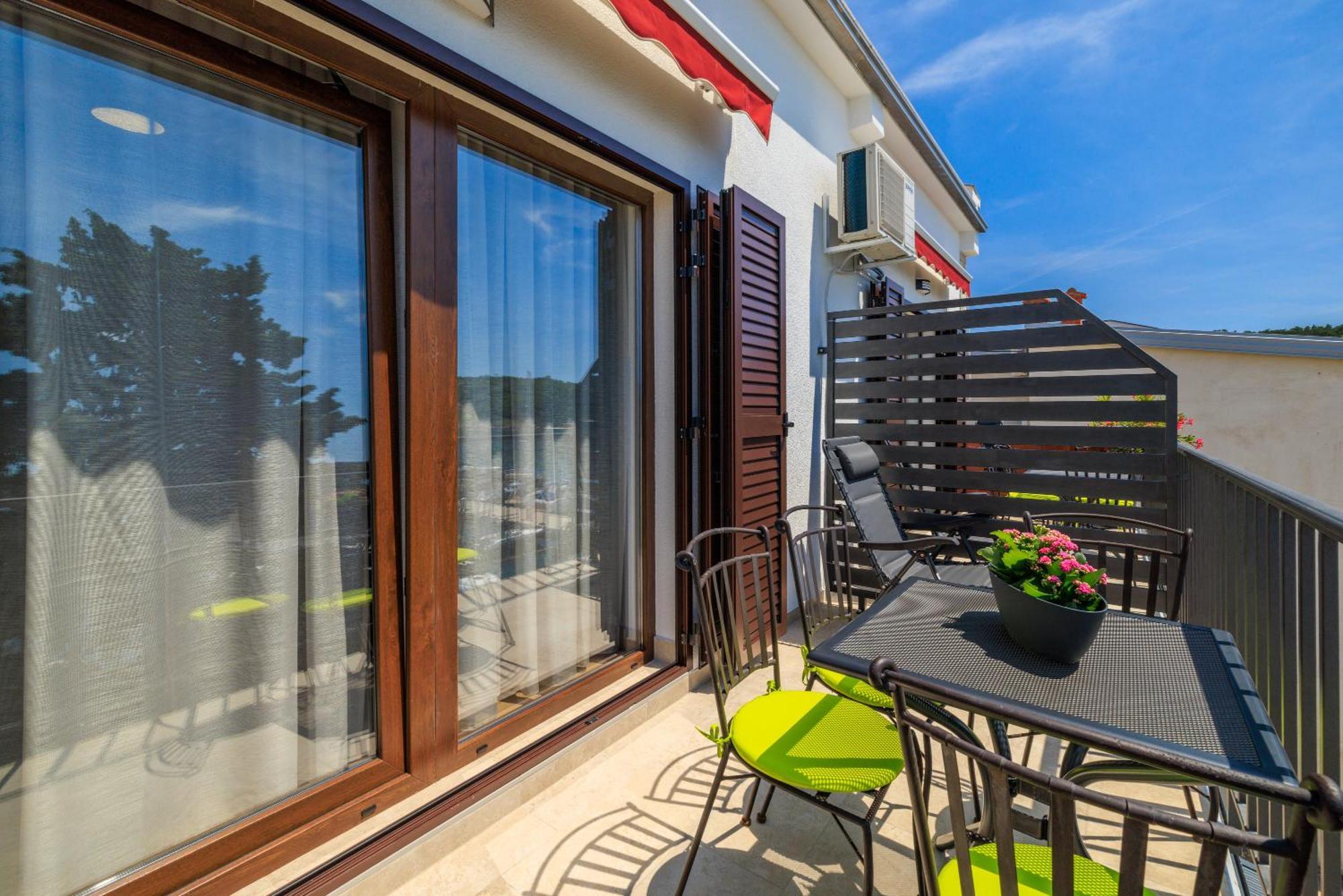 Apartmani Viktorija ヤドラニヴォ エクステリア 写真