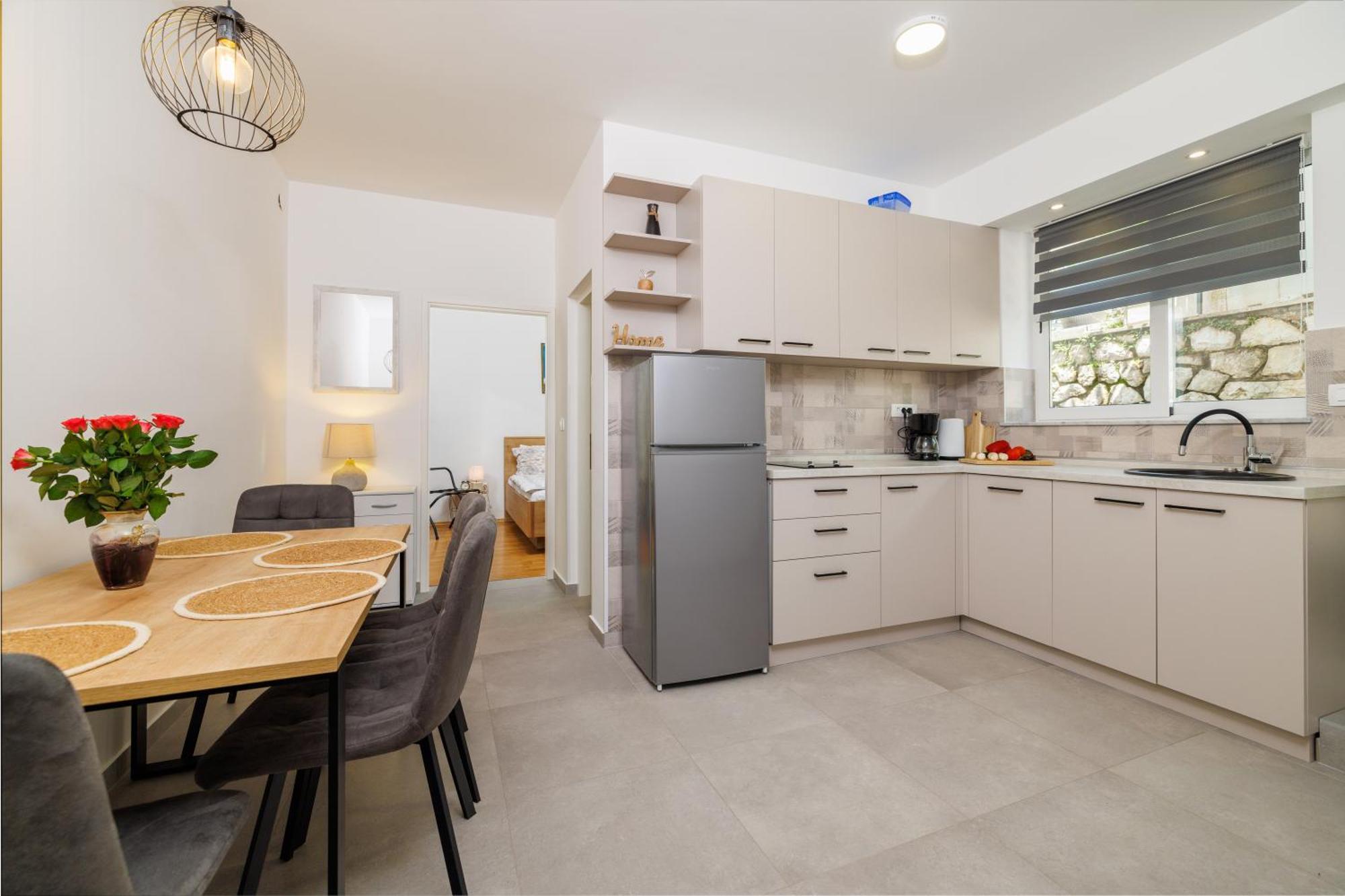 Apartmani Viktorija ヤドラニヴォ エクステリア 写真