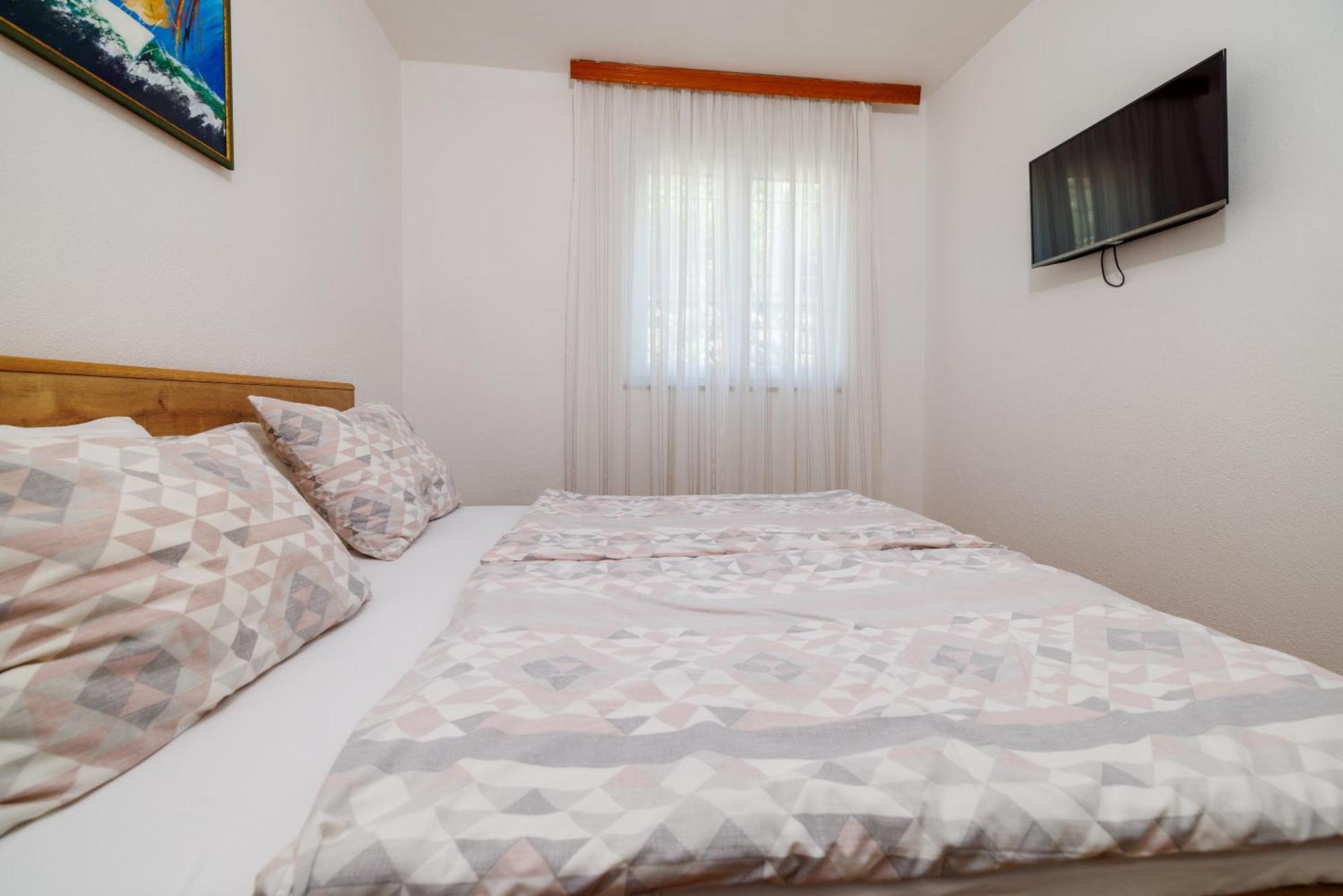 Apartmani Viktorija ヤドラニヴォ エクステリア 写真